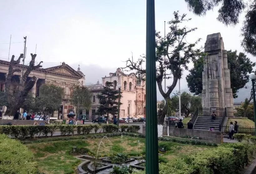 هتل Ideal, Your House In Quetzaltenango