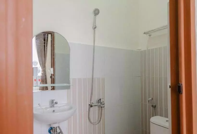 هتل Oyo 1247 Antosa Family Residence