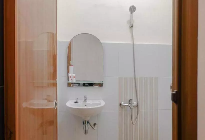 هتل Oyo 1247 Antosa Family Residence