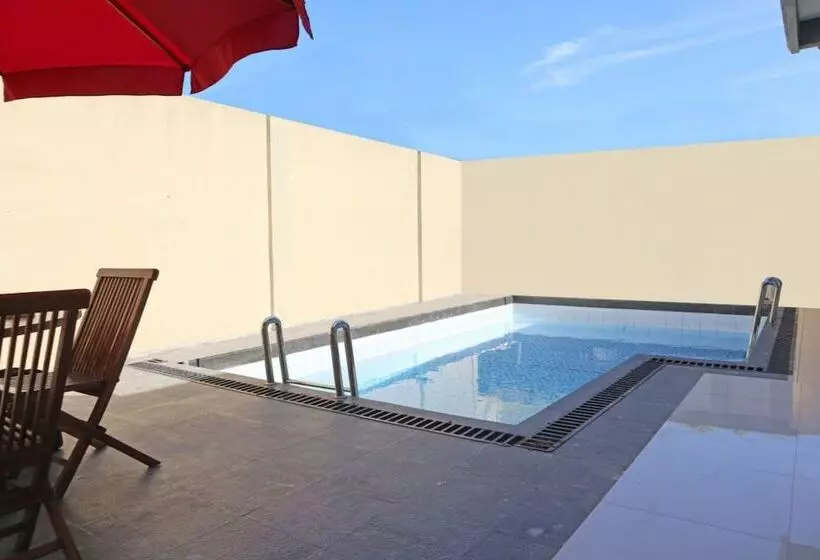 ホテル Oyo 1326 Mahakam Residence