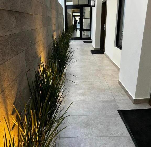 فندق Madison Suites