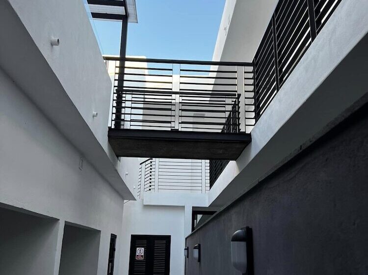 فندق Madison Suites