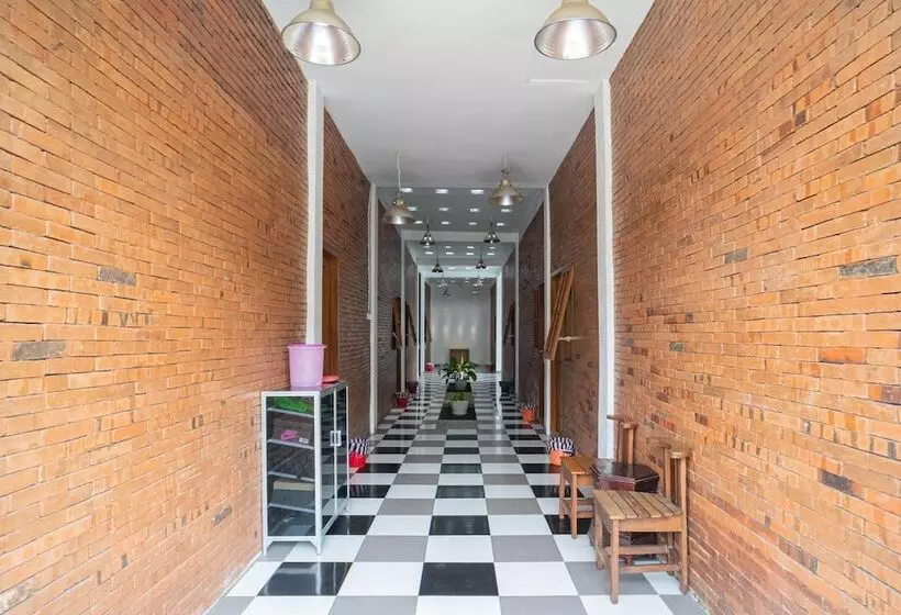 Majatalo Reddoorz Syariah @ Selomangleng Kediri