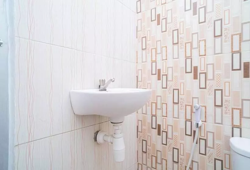 Majatalo Reddoorz Syariah @ Selomangleng Kediri