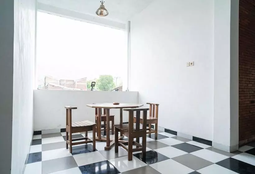 Majatalo Reddoorz Syariah @ Selomangleng Kediri