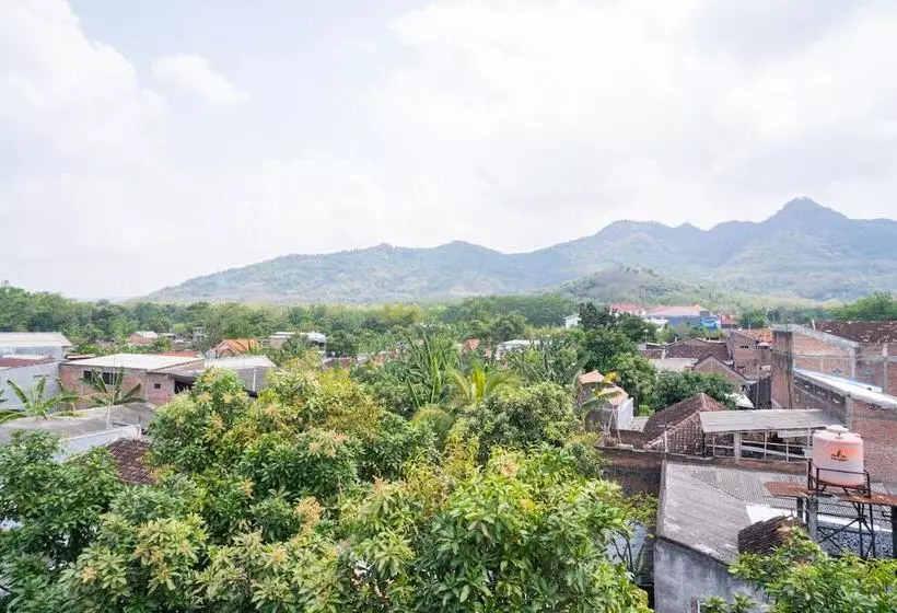 Majatalo Reddoorz Syariah @ Selomangleng Kediri