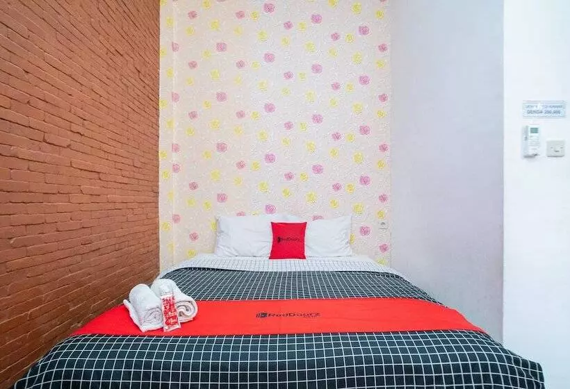 Majatalo Reddoorz Syariah @ Selomangleng Kediri