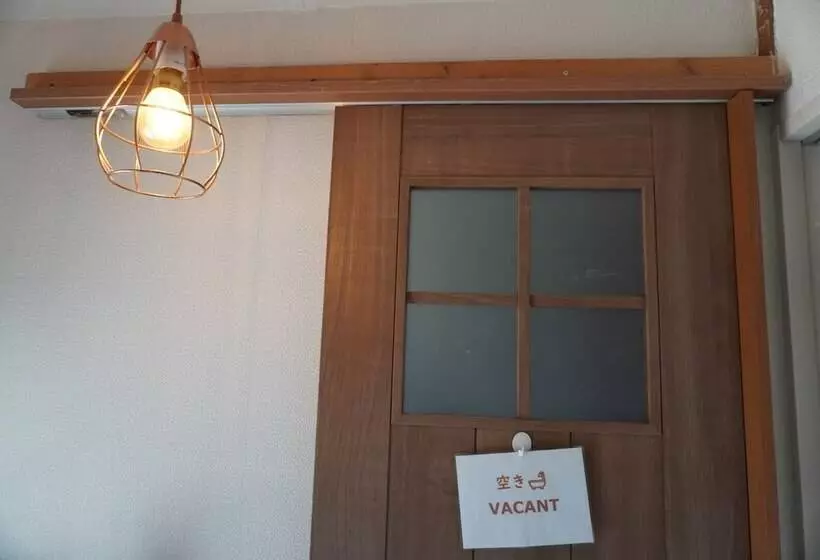 Guest House Ioly Osaka  Hostel