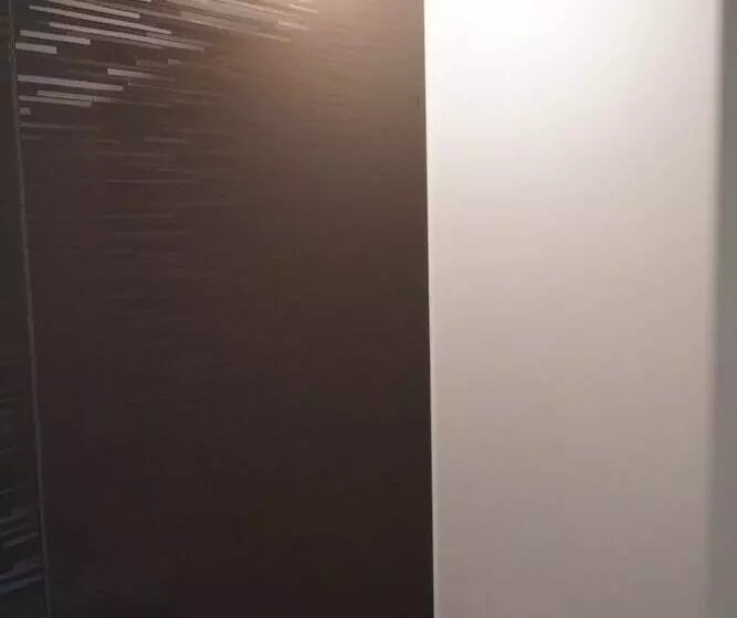 Guest House Ioly Osaka  Hostel