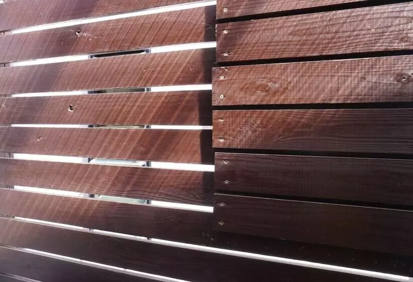 Guest House Ioly Osaka  Hostel