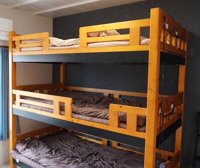 Guest House Ioly Osaka  Hostel