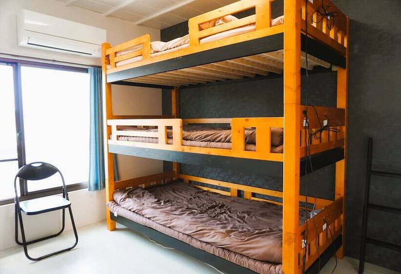 Guest House Ioly Osaka  Hostel