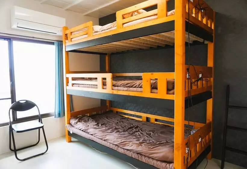 Guest House Ioly Osaka  Hostel