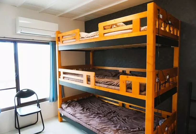 Guest House Ioly Osaka  Hostel