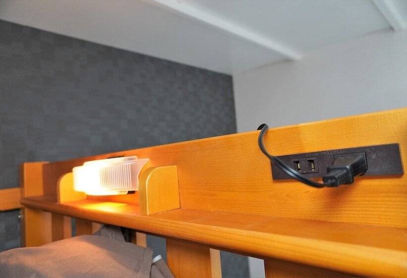 Guest House Ioly Osaka  Hostel