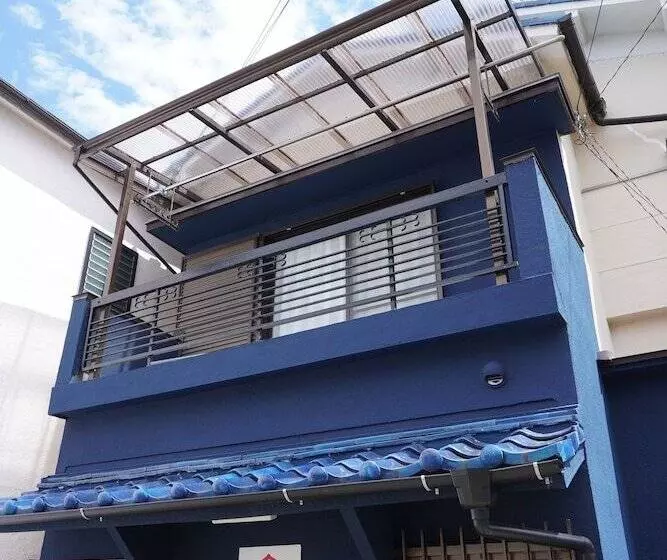 Guest House Ioly Osaka  Hostel