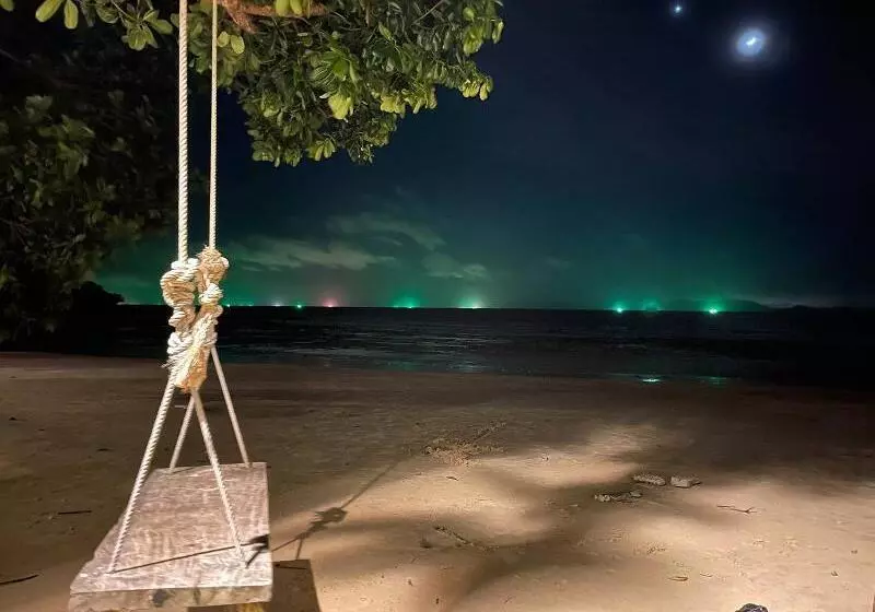 هتل The Parlour Krabi