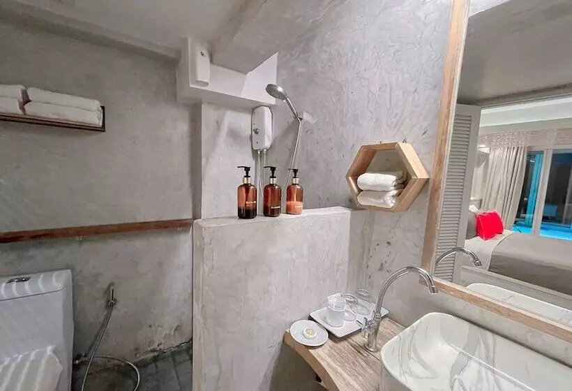 هتل The Parlour Krabi