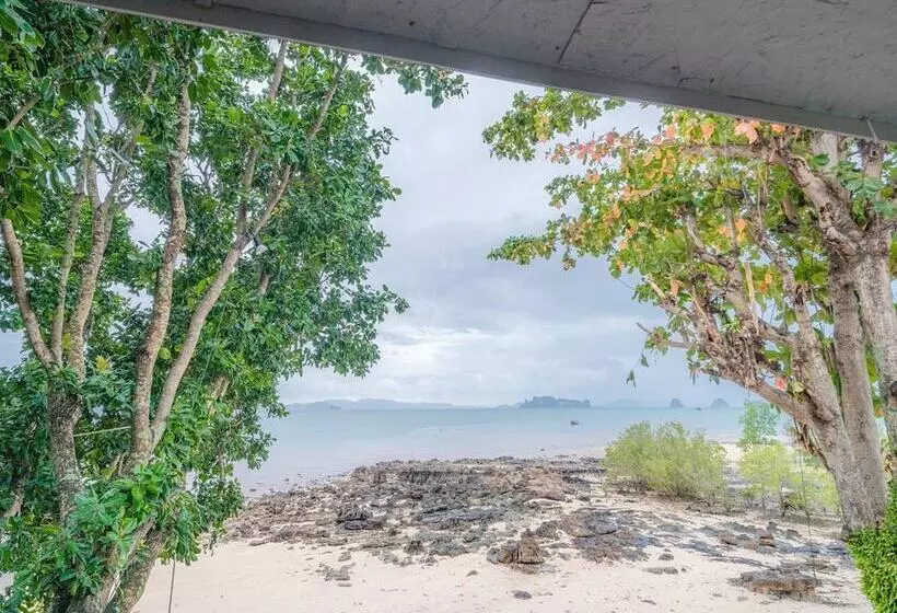 هتل The Parlour Krabi