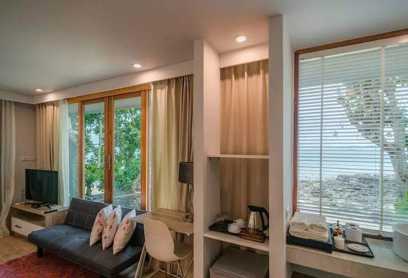 هتل The Parlour Krabi