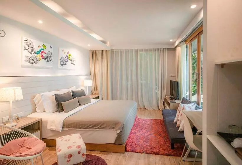 هتل The Parlour Krabi