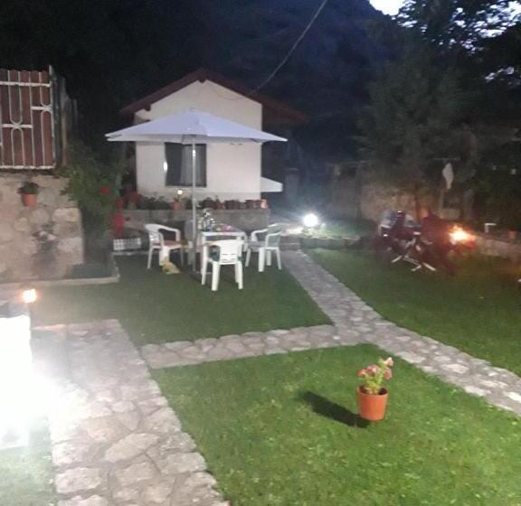 پانسیون Vila Magda