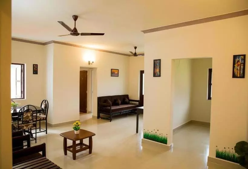 Hotelli Dom Carlos Resort