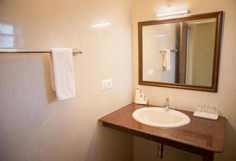 فندق Dom Carlos Resort