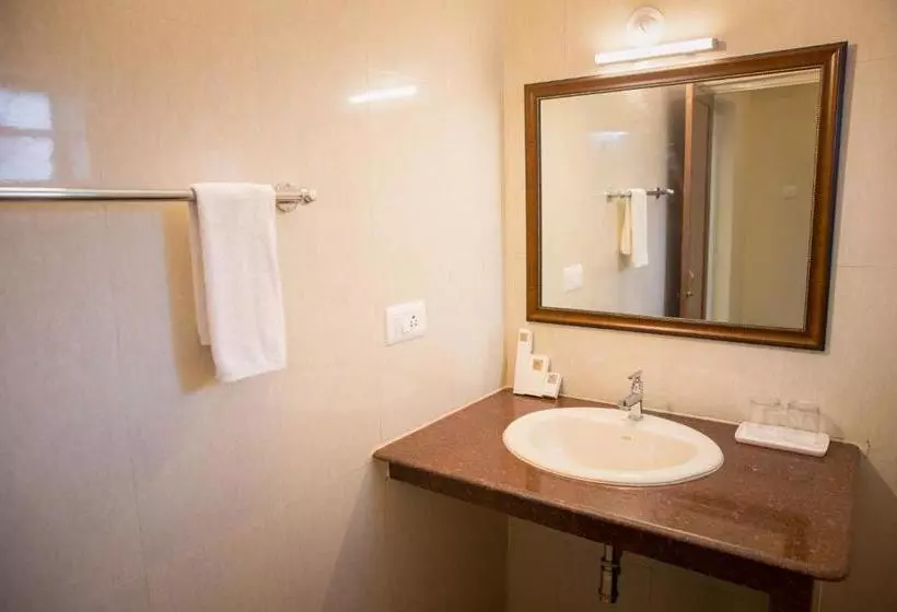 Hotelli Dom Carlos Resort