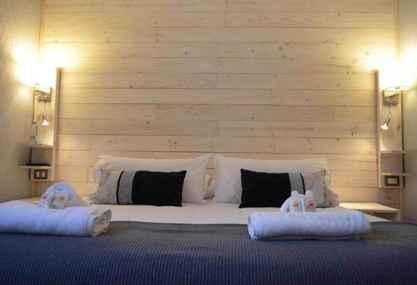 فندق Hostal Boutique Puerta Roja