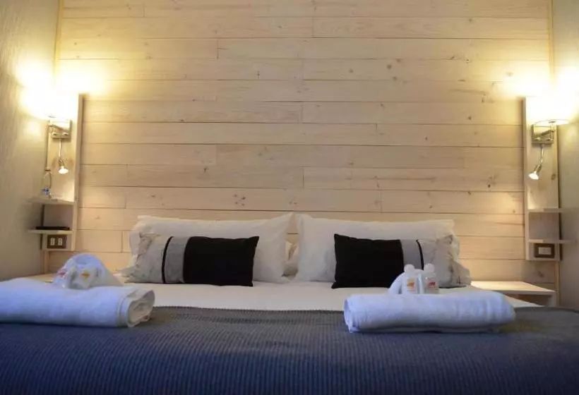 Hotelli Hostal Boutique Puerta Roja