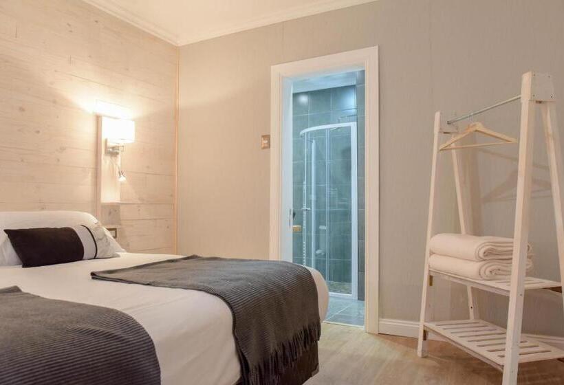 فندق Hostal Boutique Puerta Roja