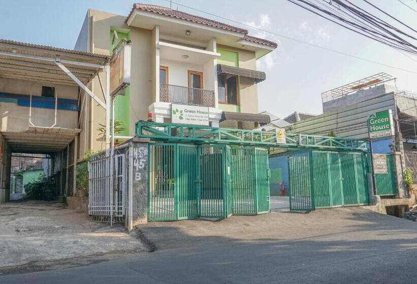 بنسيون Reddoorz Near Kemang Square