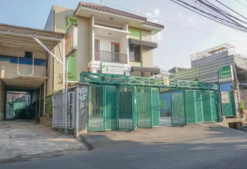 Majatalo Reddoorz Near Kemang Square