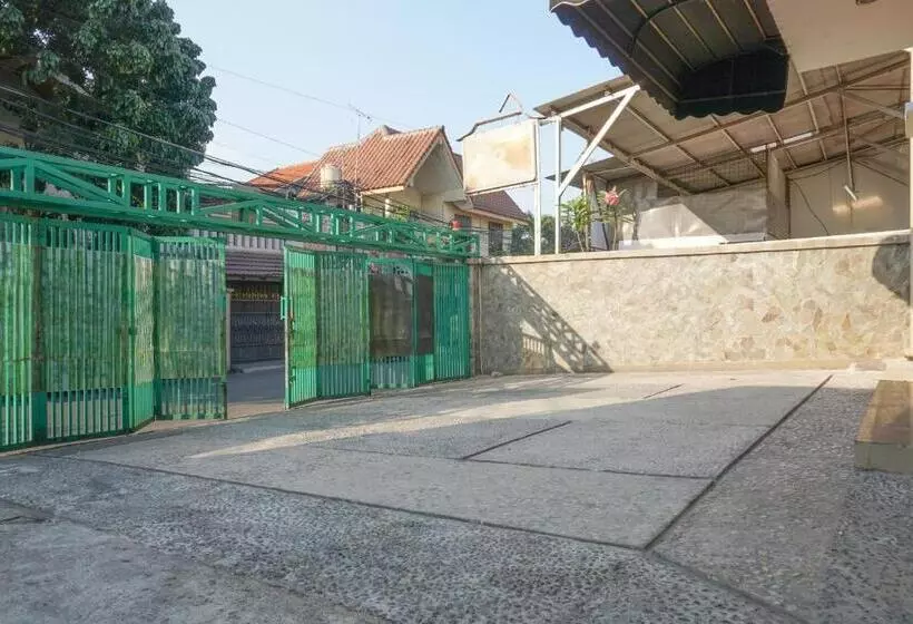 Majatalo Reddoorz Near Kemang Square