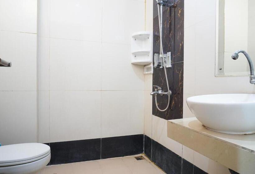 بنسيون Reddoorz Near Kemang Square