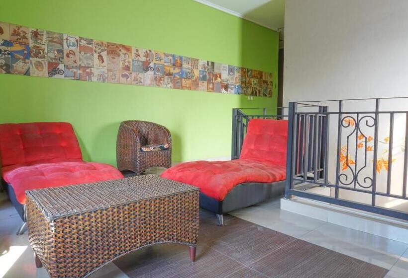 بنسيون Reddoorz Near Kemang Square