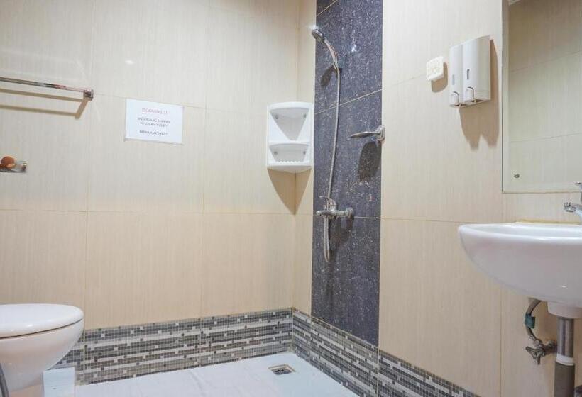 بنسيون Reddoorz Near Kemang Square