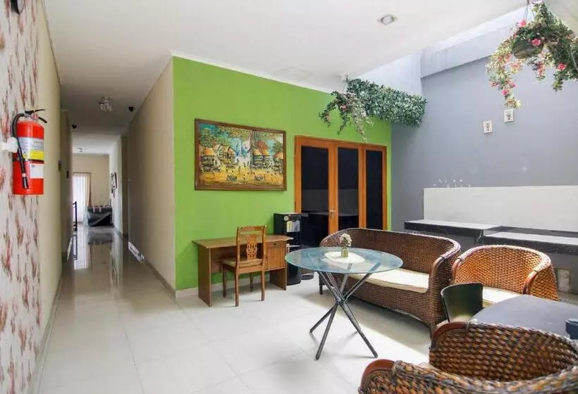 Majatalo Reddoorz Near Kemang Square