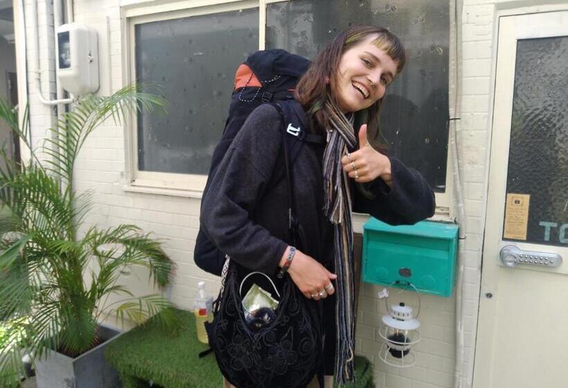 Tonarino Hostel For Backpackers