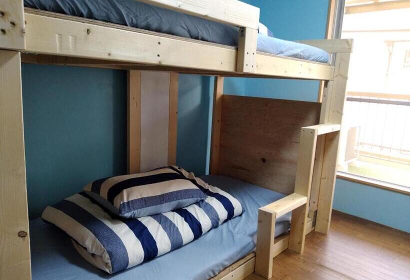 Tonarino Hostel For Backpackers