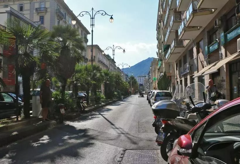 تختخواب و صبحانه Solidea Bnb