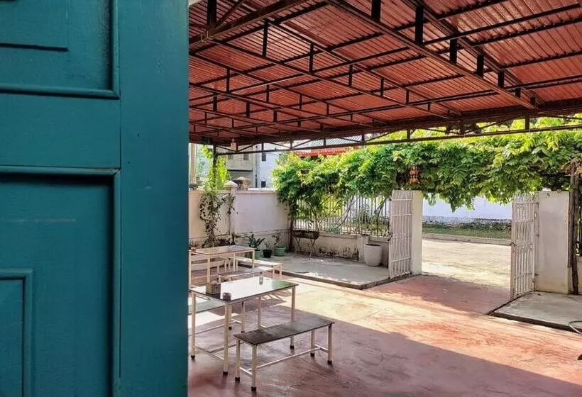 Naga Hostel & Café