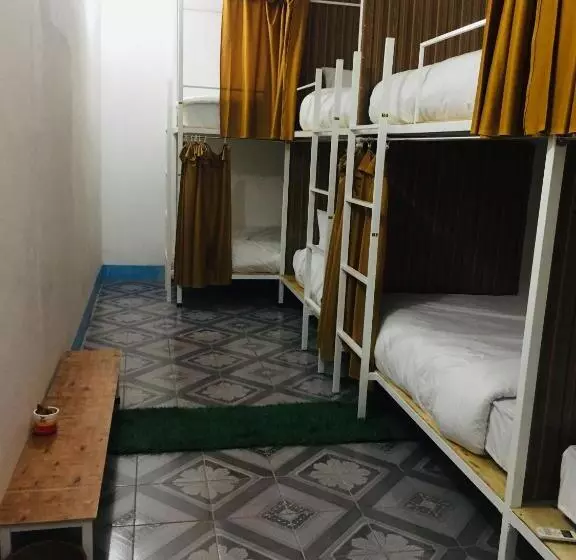 Naga Hostel & Café