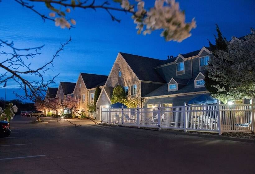 Отель Baymont By Wyndham Mequon Milwaukee Area