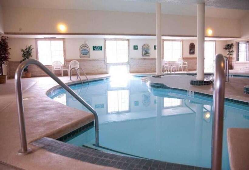 Отель Baymont By Wyndham Mequon Milwaukee Area