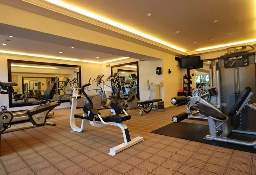 Beverly Hills Plaza Hotel & Spa