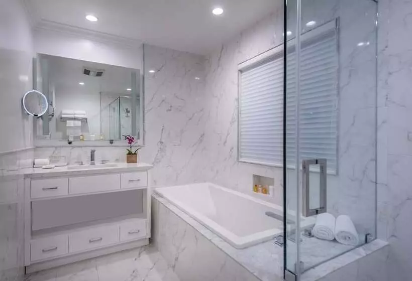 Beverly Hills Plaza Hotel & Spa