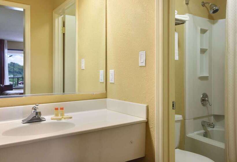 בית מלון כפרי Days Inn By Wyndham Harriman