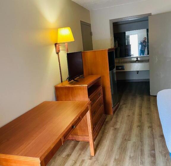 בית מלון כפרי Days Inn By Wyndham Harriman